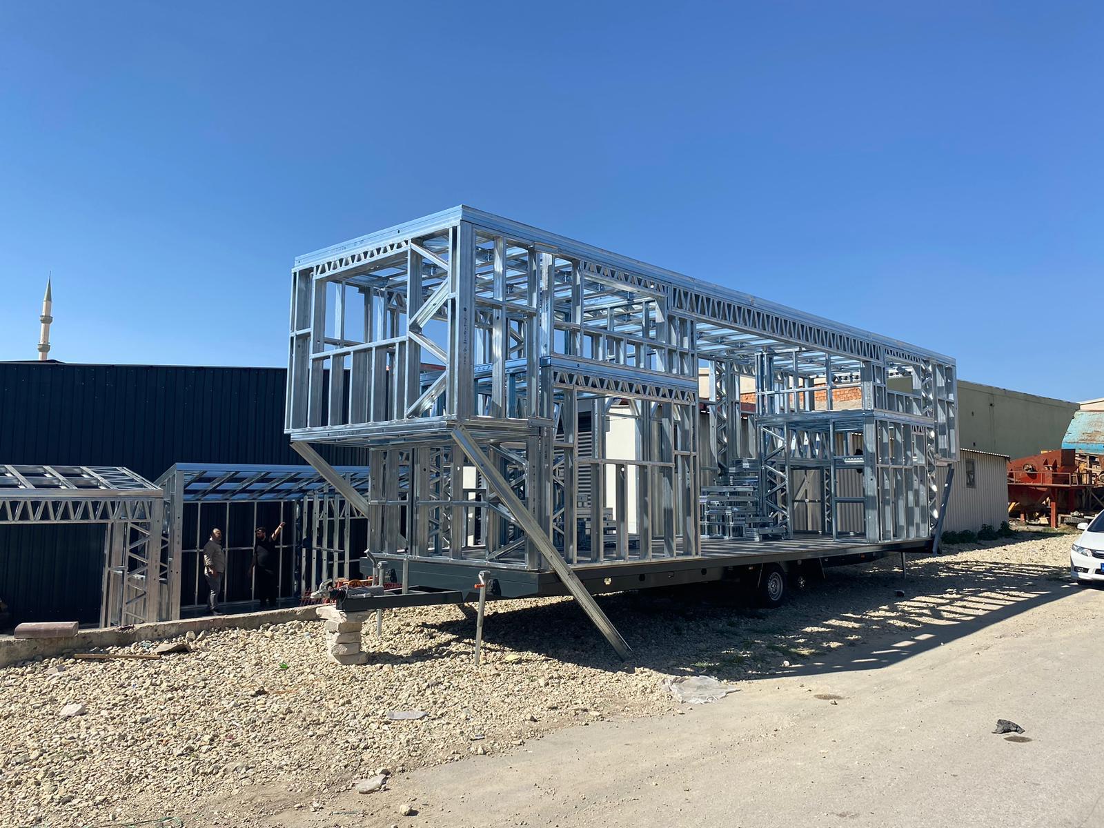 assembly of a luxury manufactured prefab home